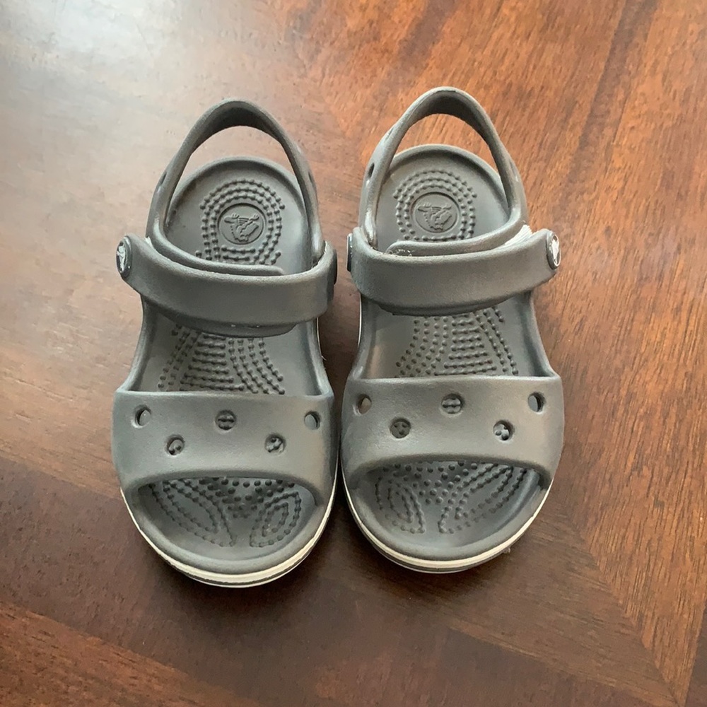 Kids croc sandals